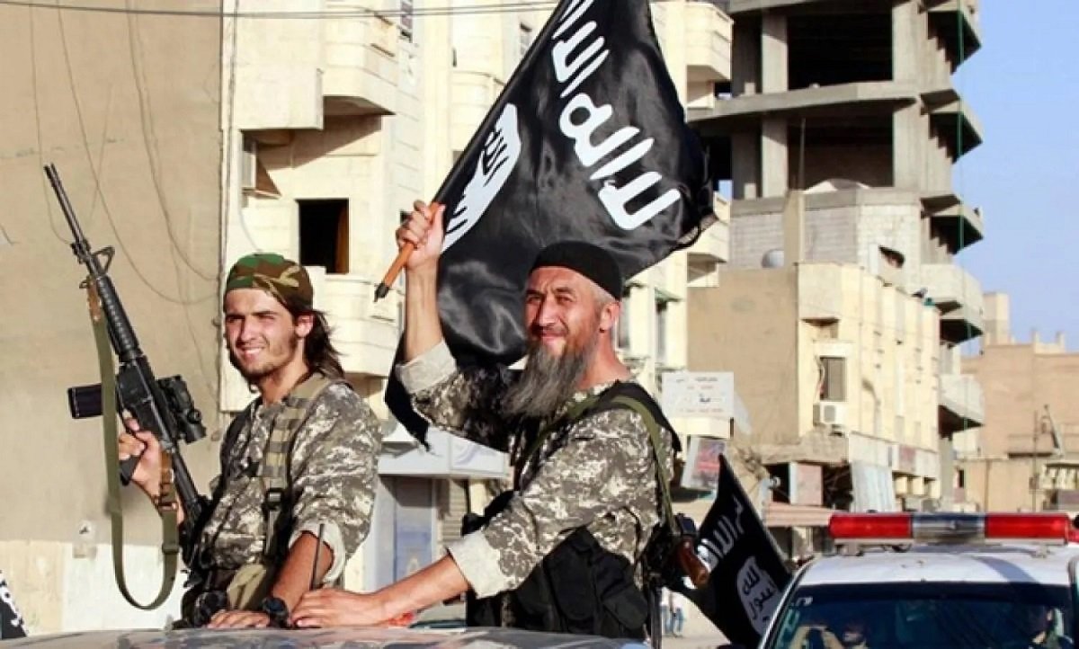 "داعش" يتبنّى هجوماً أودى بحياة 4 عناصر أمن سوريين